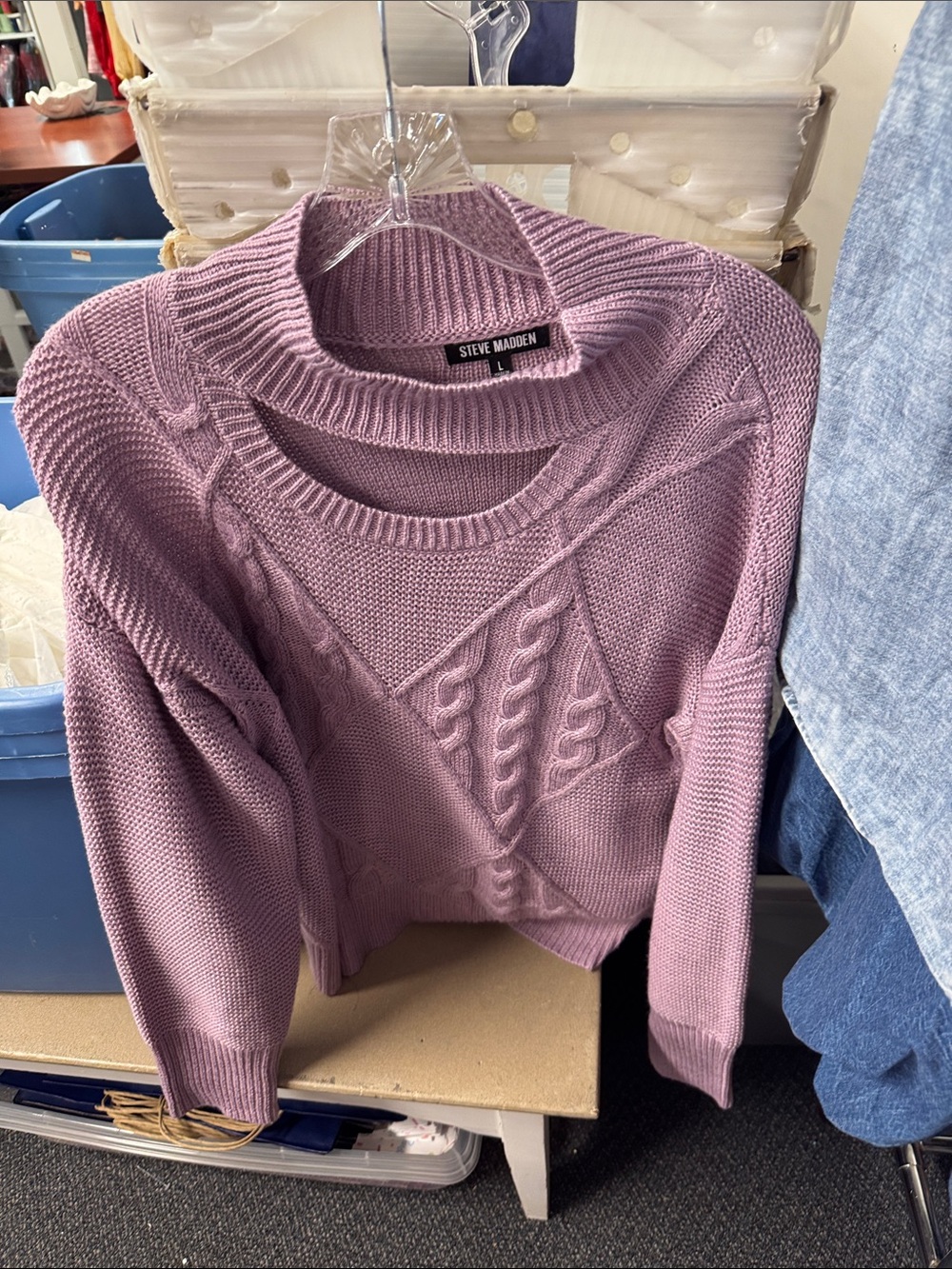 Steve Madden sweater L // 082960